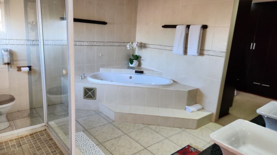 6 Bedroom Property for Sale in Groenvlei Free State